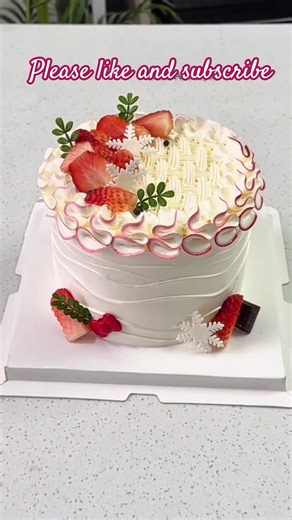 Simple Fruit Cake Making Process #cake#cakedesign#caketraining #shorts#shortsfeed#viral#cakeideas