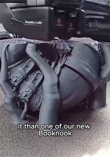 The Bambu H2D is finally arrived 🔥 Let’s see how a top 3D tier printer looks like 👀 📦 Unbox it together and test it on our new Dwarf Booknook! 💡Share you ideas: what should we print nexts? @BambulabGlobal @BAMBULAB Official #bambulab #bambuh2d #3dprinting #unboxing #maker