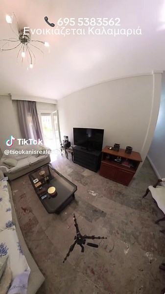 🏠 Ενοικιάζεται Διαμέρισμα στην Καλαμαριά Πλήρως εξοπλισμένο και έτοιμο να φιλοξενήσει τον νέο του ενοικιαστή. Ιδανικό για οικογένεια. 📞 695 5383562 ✨ Χαρακτηριστικά Ακινήτου \t•\t2 υπνοδωμάτια με καινούρια στρώματα \t•\tΆνετο σαλόνι με τραπεζαρία και τηλεόραση \t•\tΑυτόνομη κουζίνα με ολοκαίνουργιες ηλεκτρικές συσκευές \t•\tΜπάνιο \t•\tΜεγάλο γωνιακό μπαλκόνι με ανοιχτή θέα 🔧 Παροχές & Εγκαταστάσεις \t•\tΘερμοπρόσοψη και νέα κουφώματα με σίτες \t•\tΑυτόνομη θέρμανση φυσικού αερίου (καινούριος