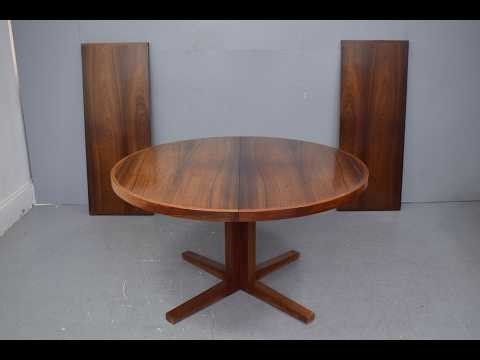 HM19 dining table in rosewood by John Mortensen