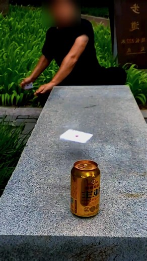 “Unbelievable Card Slice Trick Cuts Flower & Radish 🌟#shorts#CardTrick#MagicTrick #ImpossibleSlice