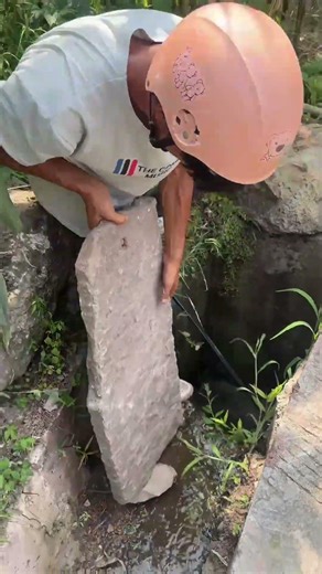 A Timely Helping Hand On A Lovely Road#kindness #help #funny