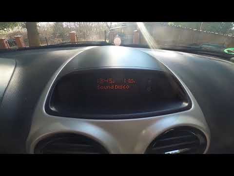 Wie finde und verwalte ich die Radio-Einstellungen im Opel Corsa D (2006–2014)?