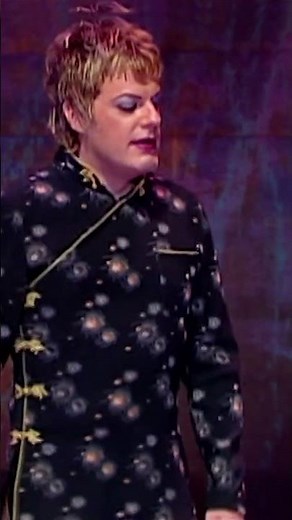 Eddie Izzard: Dress to Kill (1999)
