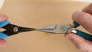 One-Minute Quick Tip: How to Make a Chain out of Jump Rings