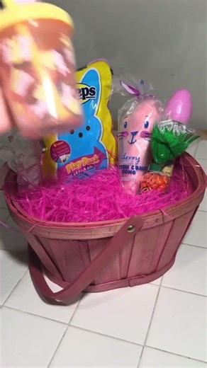 Let’s make my two year old daughter her Easter basket! 🧺 🐰🐣🩷