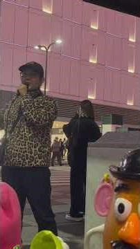 ストリートダンス歴35年のアキバさんに踊ってもらいました！その1 #hiphop #路上ライブ #ダンス #bboyイズム #rhymester #パンダ音楽自由党 #blackeyepatch