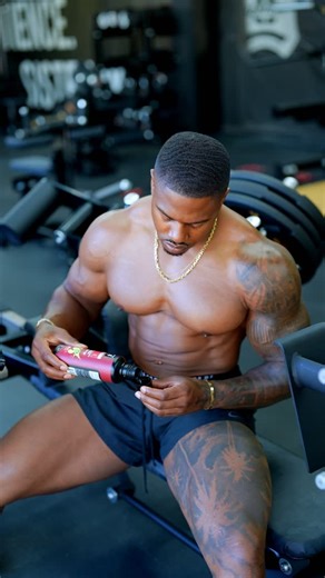 Simeon Panda on Instagram: "Still haven’t tried @innosupps Volcarn 2000 👉🏾🔥💦 you’re missing out! Turn up the heat, let’s torch fat! What’s in Volcarn 2000?⁣⁣ ⁣⁣ 👉🏾 Each serving of Volcarn™ 2000 contains 2000mg of liquid Carnitine and 25mg of GBEEC (“Super Carnitine” 🦸‍♂️) Both ingredients work together to boost your ATP stores (your fuel ⛽️), speed up your metabolism, give you more endurance and the GBEEC is a potent thermogenic they will make you SWEAT 💦 😅⁣⁣⁣⁣⁣ ⁣⁣⁣⁣⁣ 🌱 Volcarn 2000 co