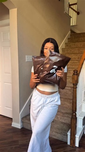 Justice B | Content Creator + Lifestyle on Instagram: "Just a little try on ✨ ft @lechanelactive 🤎 . . . #active #tryonhaul #explore #dallas #dallascontentcreator"