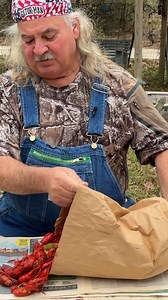 How I Peel Crawfish! #howto #crawfish | Bruce Mitchell