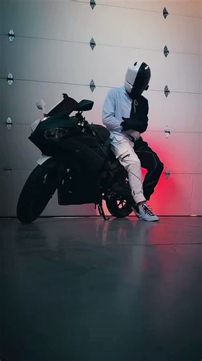 Rhythm Rider on Instagram: "Sound up? #bikelife #singer #ride #biker #motorcyclesofinstagram #instamoto #singing #music #vocals #musician #cover #instamusic #singersongwriter #motorcycle #moto #utah #yamahalife"