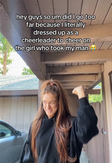 I honestly can’t believe that is ME 😭 LOL (yes I made a song called CHEERLEADER and yeah… I’ve never cheered in my life but definitely could be convinced from this video hahahaah) #toxic #breakup #newmusic #popmusic #musicvideo