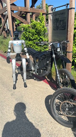 Surron vs. 100k Robot: Electric Bike Battle