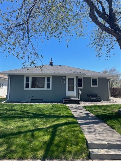 819 2nd Ave S, South Saint Paul, MN 55075 - MLS 7061599 - Coldwell Banker