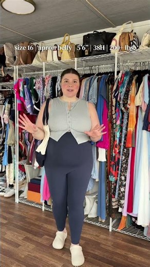 Maternity leggings that are seamless in the front so the seam is not bothering your belly!! ☺️