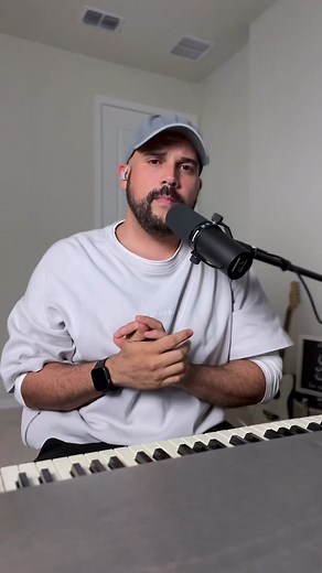 Cómo Escribir una Canción: Tips de Melodía y Estilo