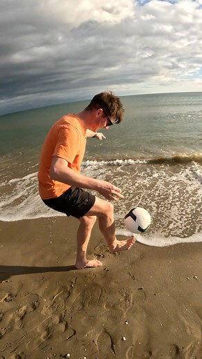 Take me back... ☀️⚽️🇪🇸 | John Farnworth