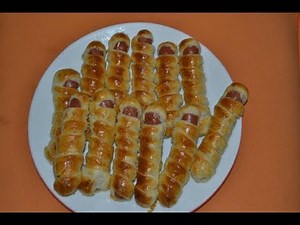 Sausage mummies (Halloween Food)