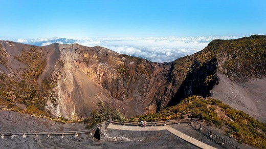 Visiting the IRAZU VOLCANO in COSTA RICA - Ultimate Guide