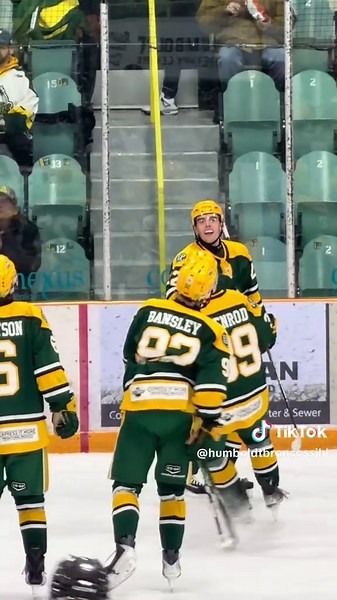First goal in green & gold hits different. Welcome to Humboldt, Da Silva! #BroncosNation #BroncosHockey #sjhl #hockey #goal