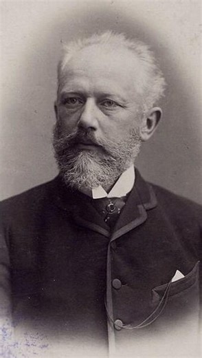 Classical Music | Stories & Reels on Instagram: "Tchaikovsky’s The Nutcracker is known for its magical atmosphere, but this performance takes “The Dance of the Sugar Plum Fairy” to an entirely new level. 🧚‍♀️✨ Instead of a celesta, the duo GlassDuo uses a Glass Harp—an instrument consisting of wine glasses tuned with precise volumes of water. This isn’t just music; it’s a masterclass in physics and coordination. 🧪 Each note is produced by the controlled friction of wet fingers on the glass rim