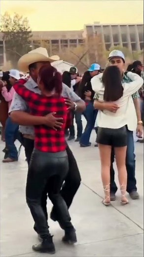 #mexicanparty Fiesta Mexicana LATIN Dancing #shorts.