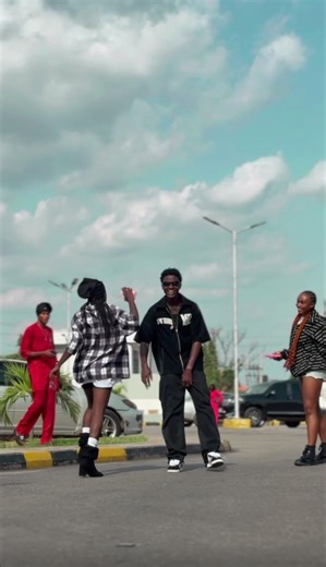 Nika Pull Dance Challenge