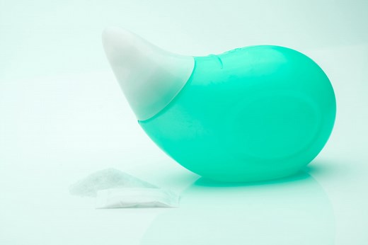 Lavage de nez : adulte, sinusite, comment faire ?
