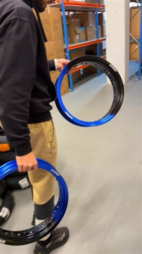 SUPERMOT PARTS | SUPERMOT Wheels build 🔥⚠️ Le black friday touche à sa fin, il ne vous reste plus que ce week end pour équiper votre moto aux meilleures... | Instagram
