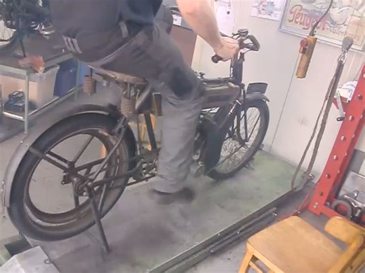 Terrot Motorette N°3 1913 first start up after rebuilding engine. Still some adjustments to do. | Hd Classic