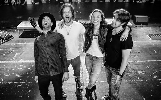 Halestorm早期演出视频