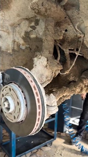 This is what it looks like when a low car is driven onto a muddy road#car #tyres #diy #short