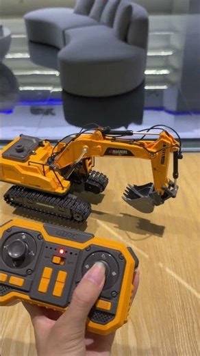 This excavator is built-in sound, lights, and climbs over anything in its path 👷‍♂️#shorts #4drc