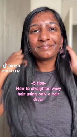 I LOVE this method of drying my hair! I used to spend lots of time straightening my hair because I would blow dry it upside down, and it turned out all poofy and knotted! #straighthair #blowdrytutorial #wavyhairtips