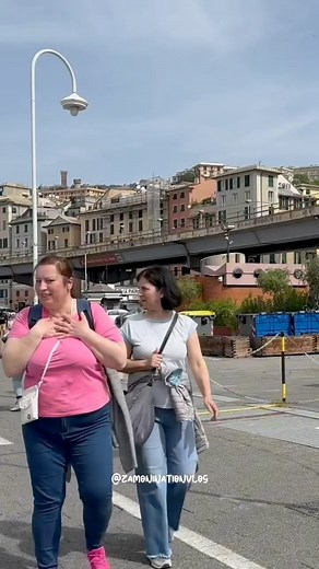 9K views · 136 reactions | The singing tree  #funnyvideos #funny #prank #scary #bushmanprank #hilarious | Zamonination1 | Facebook