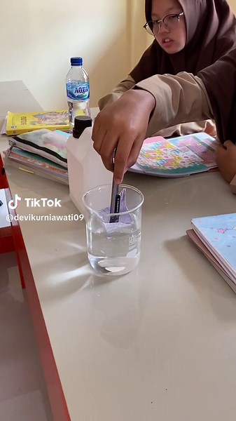 Permainan Kimia Aksi Si Natrium bersama Kelas XI IPA