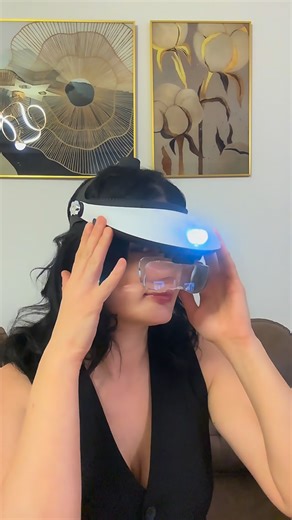 Fatma Erdem on Instagram: "💫Lighted Head Magnifier 👉Flexible compound lens high magnification 👉Adjustable light up and down 👉Adjustable glass at two different points, up and down Provides ergonomic use 👉It is a light and useful model 👉It is special for hair transplantation procedures and similar aesthetic procedures 👉Head-mounted illuminated model loop - Magnifying glass - For hair surgery and precision work 🚀Fast & safe delivery 📞+905396628924 www.internationalhairmedical.com"