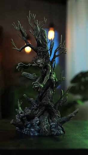 From the darkness emerges Eddie, in his darkest form, straight from the iconic cover of Fear of the Dark🤘 Statue Fear of the Dark - Iron Maiden - Art Scale 1/10 - Iron Studios Available now at ironstudios.com #ironmaiden #collectibles #f#FearOfTheDark | Iron Studios