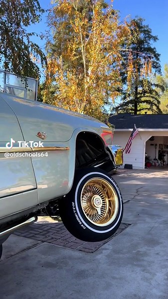 Explore the World of Snoop Dogg and Lowriders