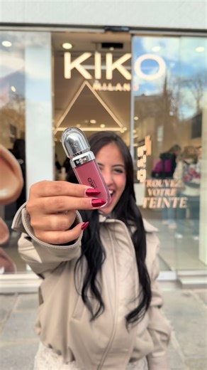 Bruna Agnes e a Loja Kiko em Paris