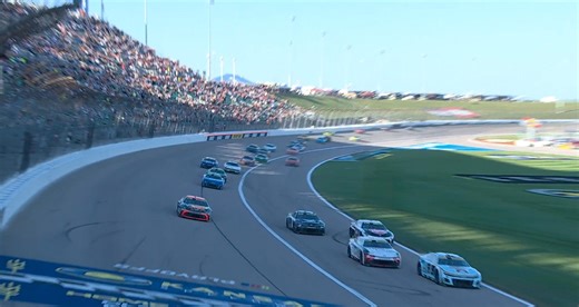 Elliott survives wild overtime to win Kansas playoff race