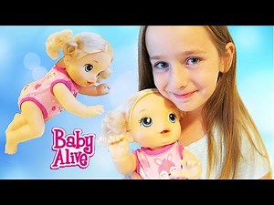 Baby Alive Baby Go Bye Bye Doll that Crawls Pees in Diaper Baby Doll Carrier REVIEW
