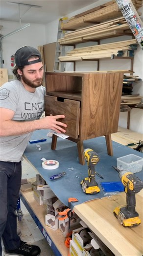In this video we’ll make a modern end table with brass accents. I absolutely love the brass and walnut! They go so well together. #woodworking #diy #endtable #carpentry | Two Moose Design