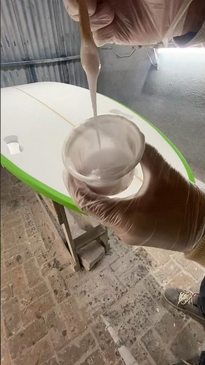 Etapa 3 para fabricar uma prancha de surf - Encaixes de quilha