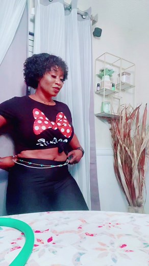 Minnie Mouse Dance Routine: Fun Hand Gestures