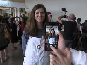 Google unveils new phone