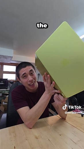MacBook Neo Thermal Pad Mod for Better Cooling