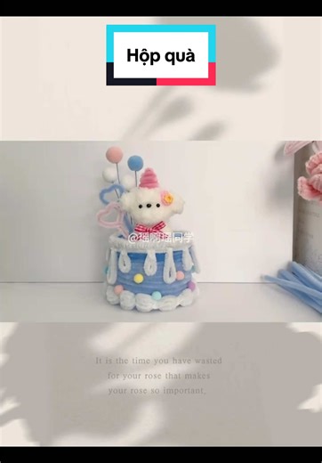 Hộp quà #handmade #decor #credouyin #handmadegifts #handmadegift #diy #ideas #tutorial #christmas #onggianoel #christmasdecor #christmastiktok #christmastree #toys #kemnhunglamhoa #mini #quatang