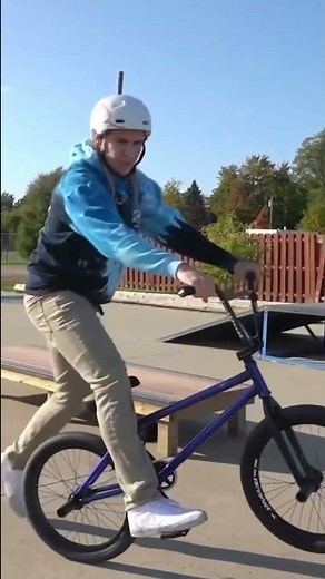 How to catwalk (not a wheelie) #bmx #catwalk #howto #howtobmx #wheelie
