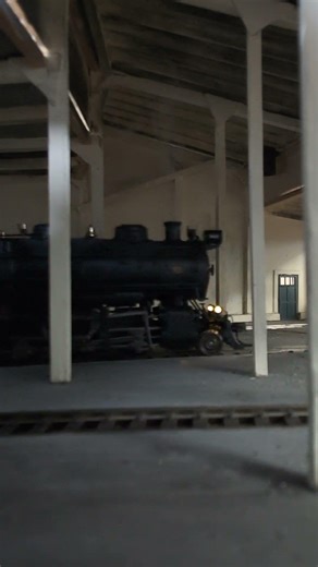 PRR H10 BACKS OUT #prr #hoscale #modelrailroad #roundhouse #modeltrains